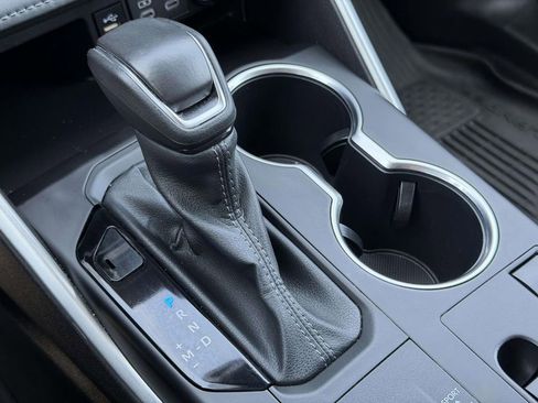 Certified 2024 Toyota Highlander XLE image 8