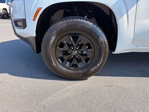 Certified 2025 Nissan Frontier S w/ S Utility Package AWD/4WD image 9