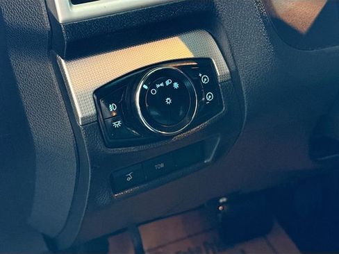 Used 2013 Ford Explorer XLT image 11