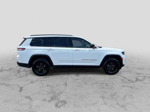 Certified 2024 Jeep Grand Cherokee L Laredo AWD/4WD image 9
