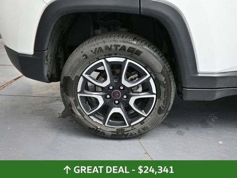 Used 2025 Jeep Compass Trailhawk AWD/4WD image 19
