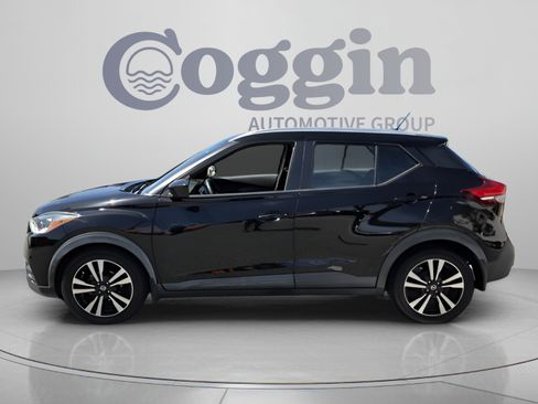 Used 2020 Nissan Kicks SV FWD image 2