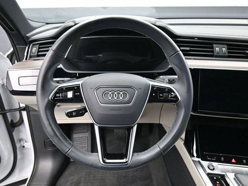 Used 2024 Audi Q8 e-tron Premium Plus image 17