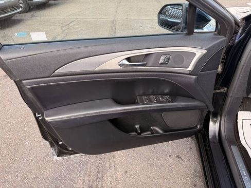 Used 2017 Lincoln MKZ Premiere image 10