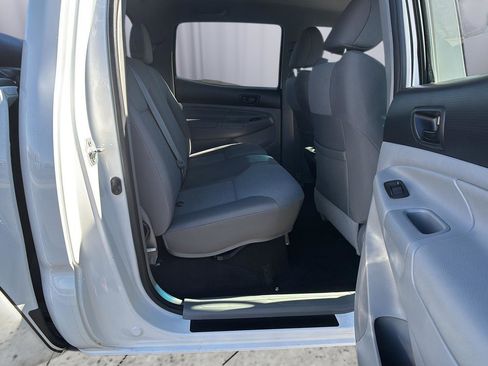 Used 2012 Toyota Tacoma 4x4 Double Cab w/ TRD Off-Road Pkg image 8
