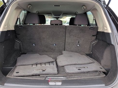 Used 2021 Nissan Rogue SV image 17