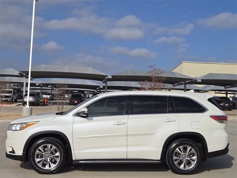 Used 2016 Toyota Highlander Plus image 4