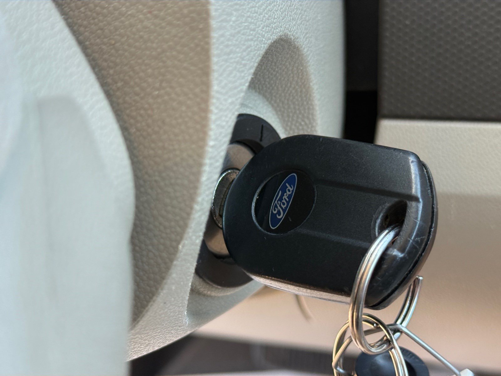 Used 2011 Ford Escape XLT AWD/4WD image 28