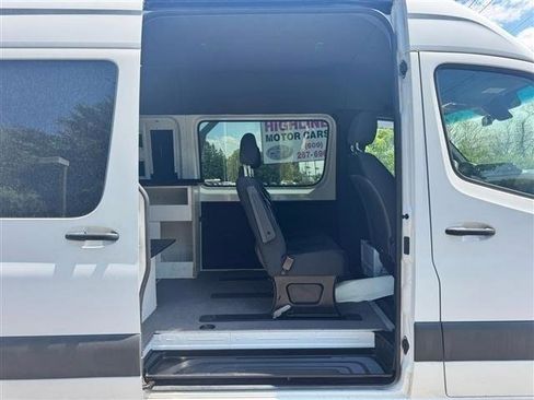 Used 2020 Mercedes-Benz Sprinter 2500 image 19