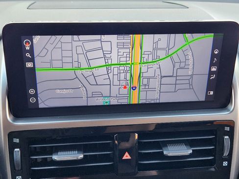 Used 2022 Lexus GX 460 Premium image 16