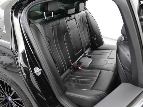 Used 2018 BMW 530e xDrive AWD/4WD image 22