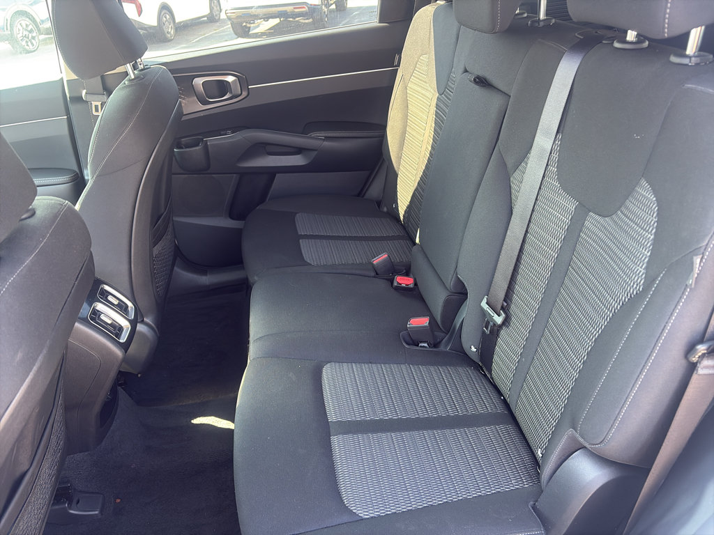 Used 2026 Kia Sorento LX FWD image 18