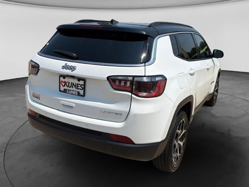 Used 2025 Jeep Compass Limited AWD/4WD image 10