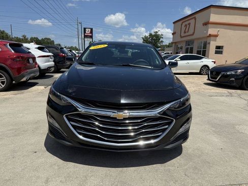 Used 2025 Chevrolet Malibu LT FWD image 2