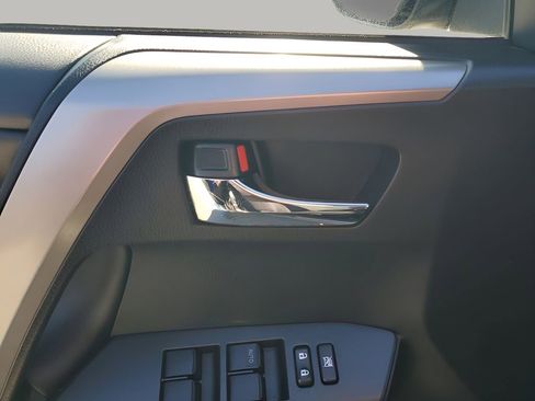 Used 2018 Toyota RAV4 XLE image 26