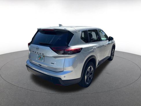 Used 2025 Nissan Rogue SV AWD/4WD image 17