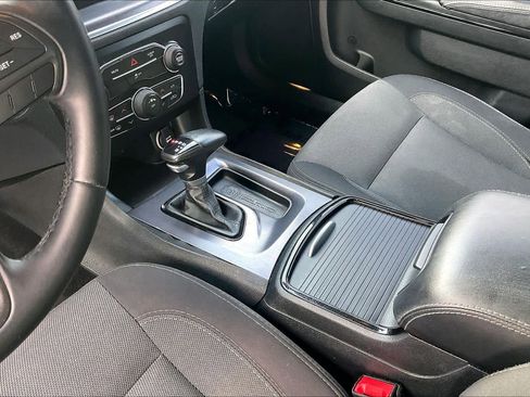 Used 2017 Dodge Charger SE w/ Blacktop Package image 15