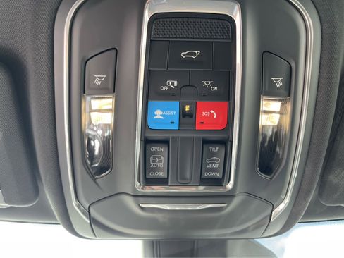 New 2025 Jeep Grand Cherokee L Laredo w/ Luxury Tech Group I image 17