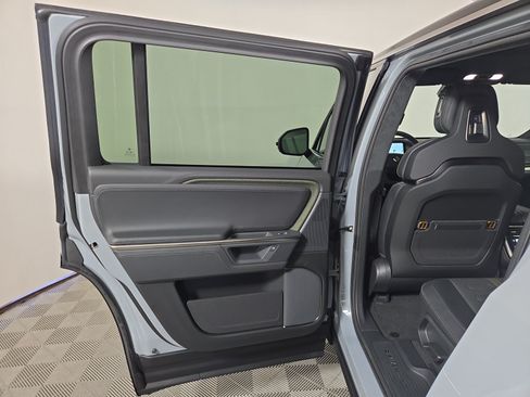 Used 2025 Rivian R1S Adventure AWD/4WD image 17