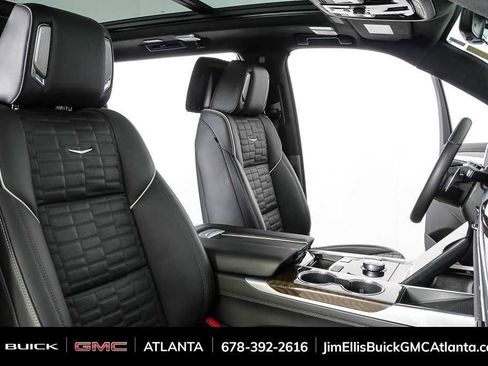 Used 2025 Cadillac Escalade ESV Sport Platinum AWD/4WD image 28