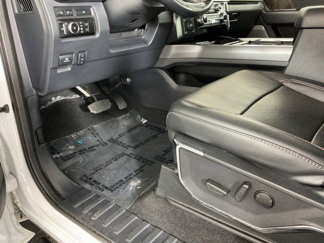 Used 2023 Ford F350 Lariat w/ Sport Appearance Package AWD/4WD image 19
