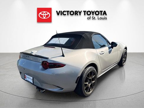 Used 2023 MAZDA MX-5 Miata Club w/ Weather Package RWD image 3