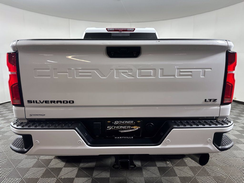 Used 2024 Chevrolet Silverado 2500 LTZ w/ LTZ Plus Package AWD/4WD image 4