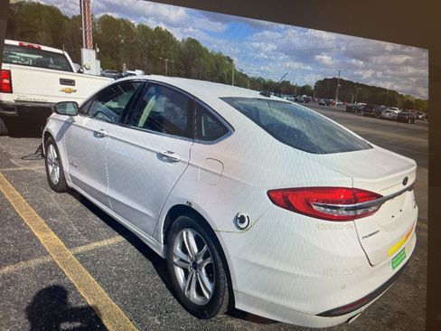 Used 2018 Ford Fusion SE w/ Equipment Group 602A image 4