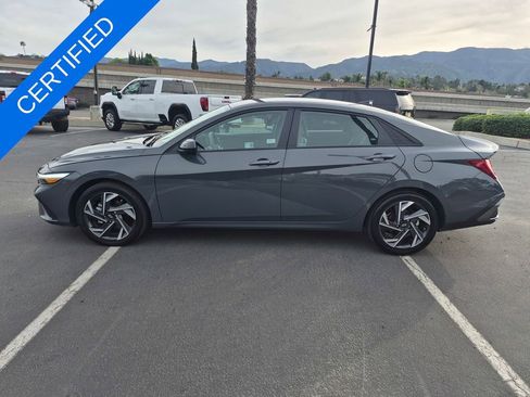 Used 2025 Hyundai Elantra SEL image 4