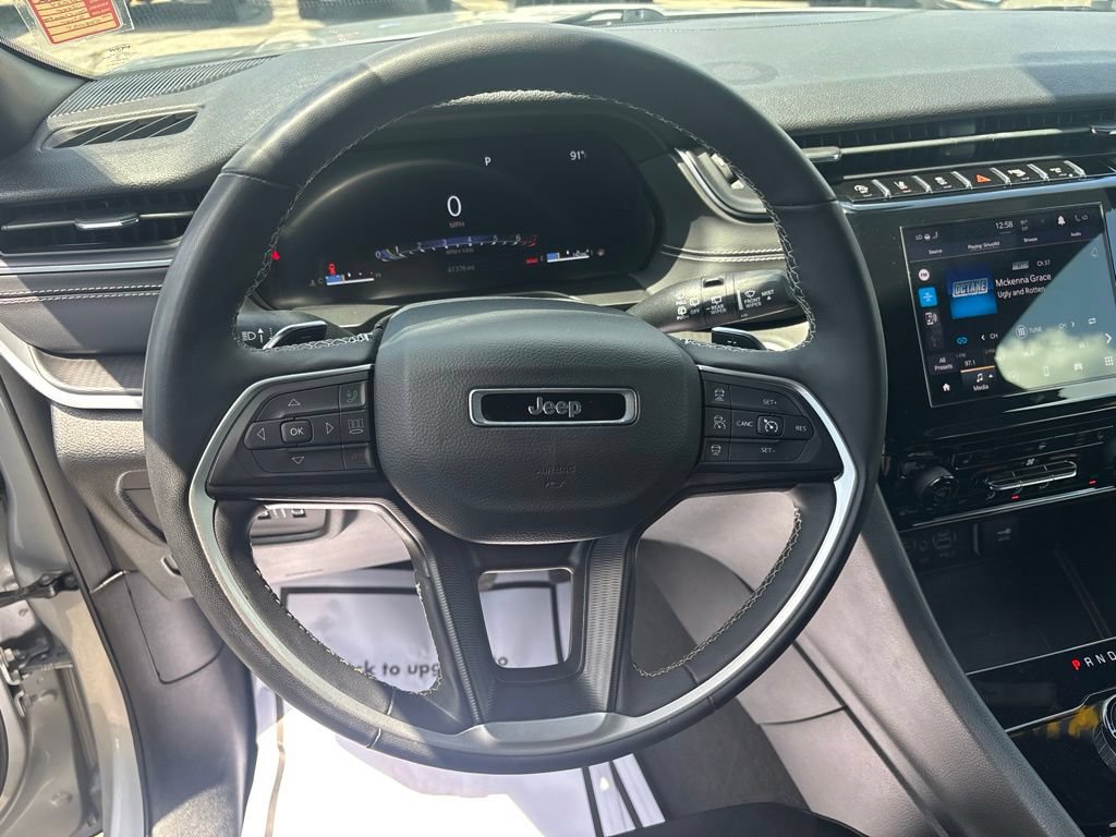 Used 2024 Jeep Grand Cherokee L Laredo AWD/4WD image 22