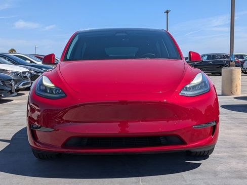 Used 2022 Tesla Model Y Performance AWD/4WD image 2