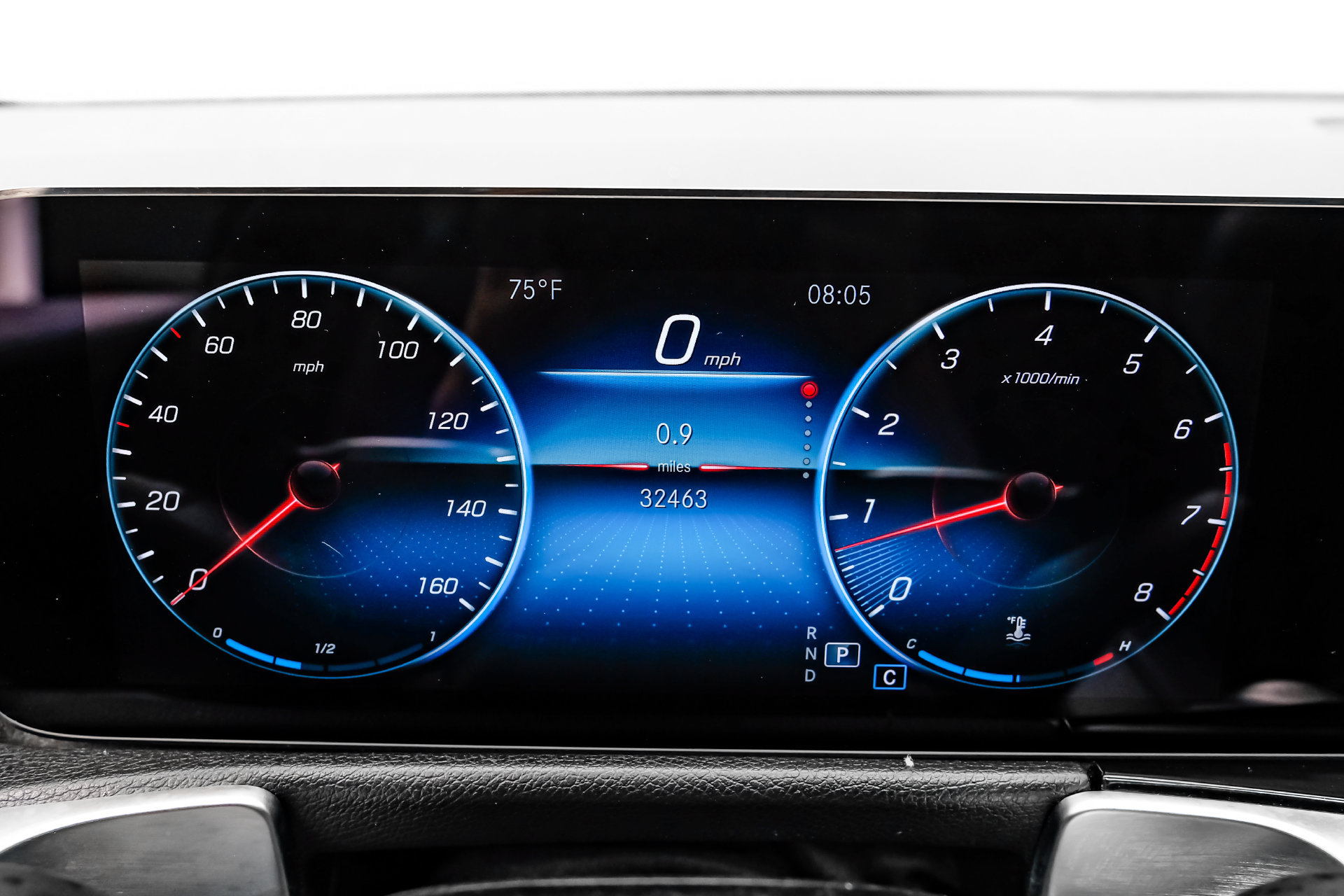Used 2023 Mercedes-Benz GLB 250 w/ Premium Package image 23