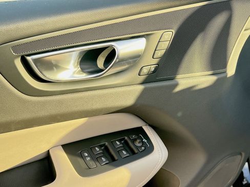 New 2026 Volvo XC60 B5 Plus w/ Protection Package Premier image 15