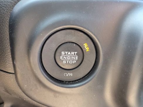 Used 2023 Jeep Wrangler Unlimited Sport AWD/4WD image 25