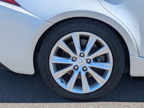 Used 2016 Lexus IS 200t RWD image 9