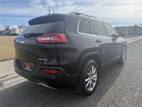 Used 2018 Jeep Cherokee Limited image 6