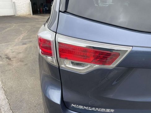 Used 2016 Toyota Highlander Limited image 18