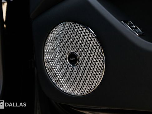 Used 2024 Bentley Flying Spur V8 image 39