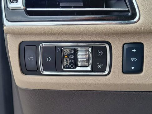 Used 2024 Lincoln Navigator Premiere AWD/4WD image 18
