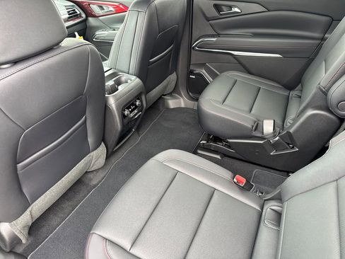 New 2026 Chevrolet Traverse Z71 w/ Enhanced Driving Package AWD/4WD image 11