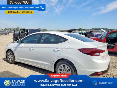 Used 2019 Hyundai Elantra SE w/ Cargo Package FWD image 3