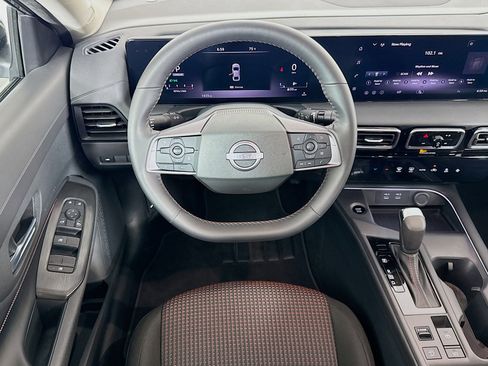 Used 2026 Nissan Sentra SR w/ Floor Mat Package FWD image 16