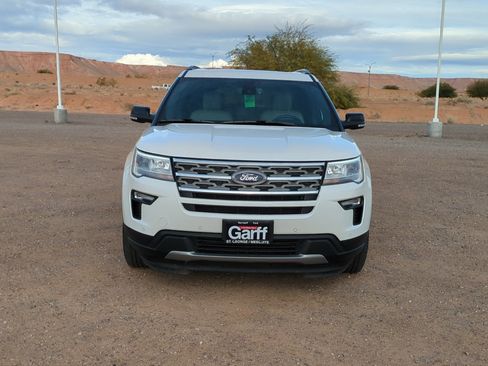 Used 2018 Ford Explorer XLT w/ Equipment Group 202A image 9
