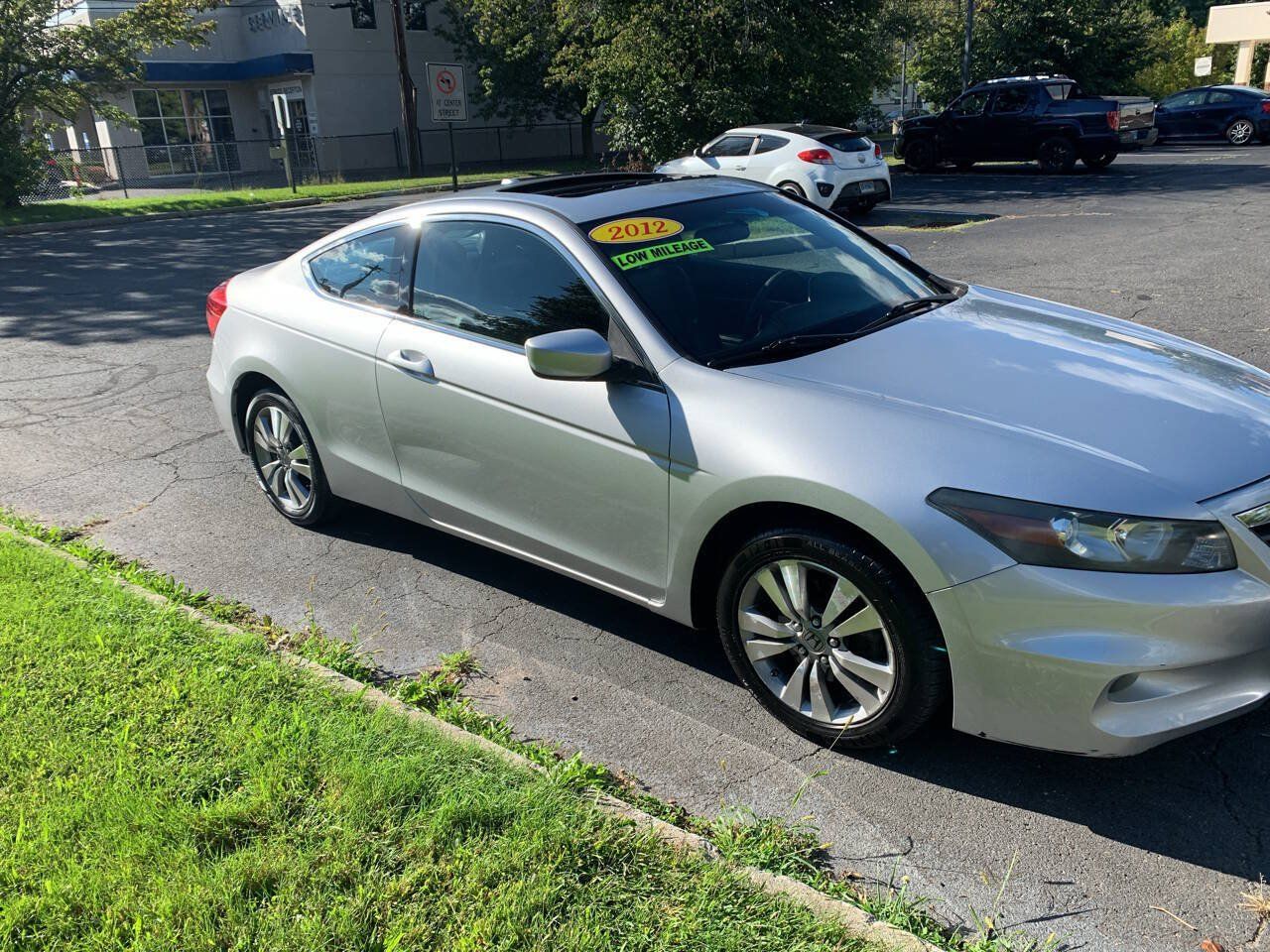Used 2012 Honda Accord EX-L image 2