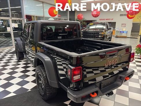 Used 2023 Jeep Gladiator Mojave w/ Cold Weather Group image 10