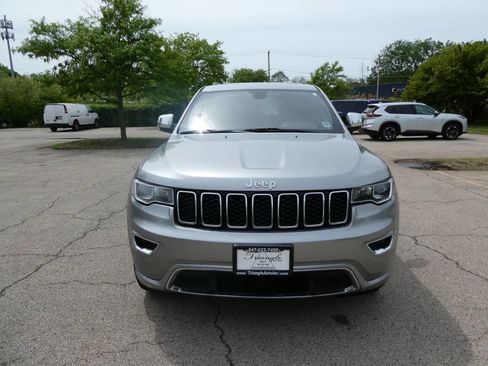 Used 2018 Jeep Grand Cherokee Limited AWD/4WD image 2