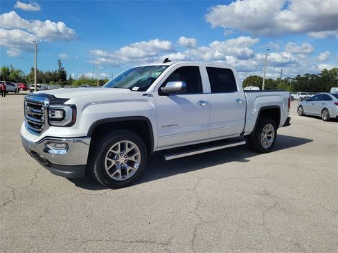 Used 2018 GMC Sierra 1500 SLT image 2