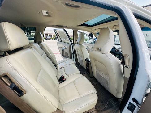 Used 2011 Volvo XC90 3.2 FWD image 22