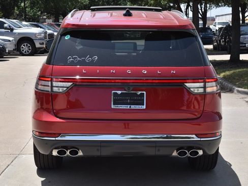 New 2026 Lincoln Aviator Reserve w/ Illumination Package AWD/4WD image 8