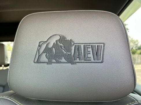 Used 2024 Chevrolet Silverado 2500 ZR2 w/ ZR2 Bison Edition AWD/4WD image 8